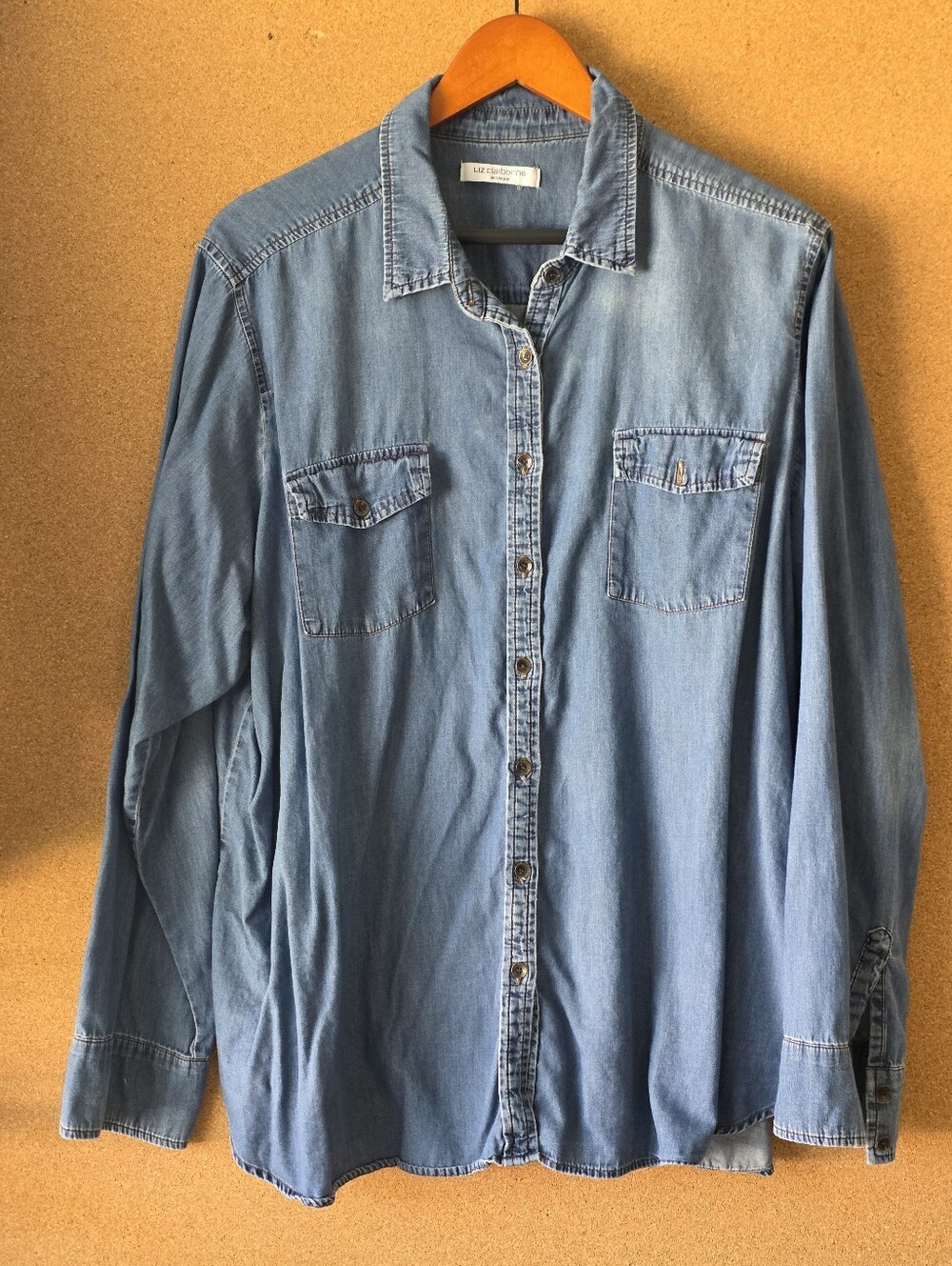 Liz Claiborne Woman Denim Button Down Shirt Plus 2X Blue Long Sleeve Shacket
